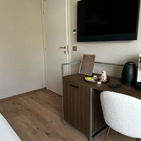 Hotel Urban *
